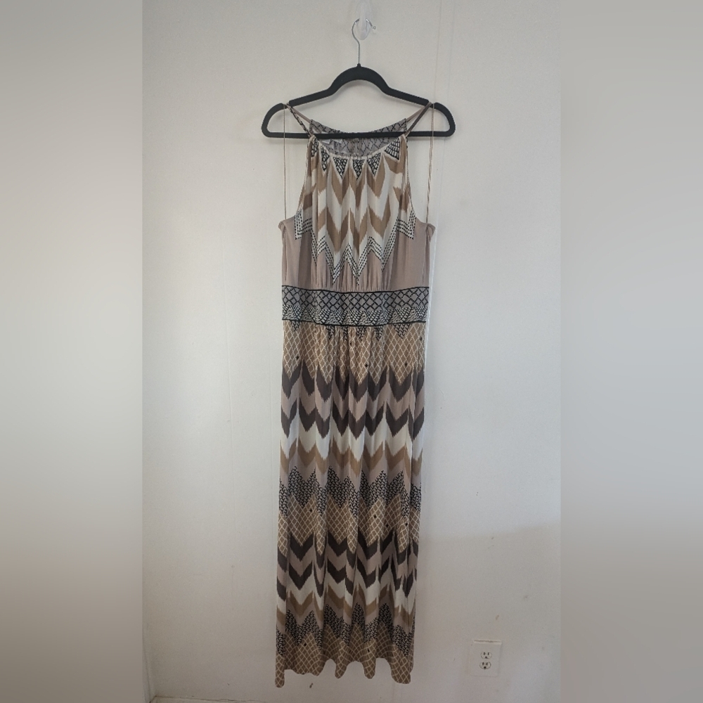London Times Tan and Brown Chevron Pattern Halter Maxi Dress - Picture 7 of 14
